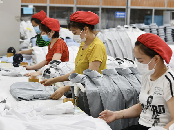 Ông Trump hoãn áp thuế, 3h sáng khách Mỹ gọi gấp doanh nghiệp Việt