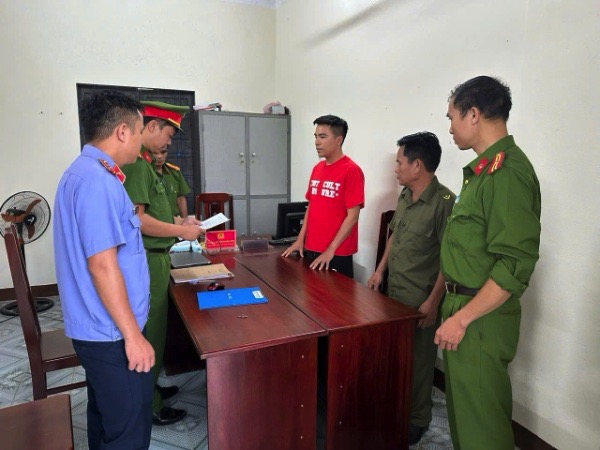 Khởi tố, bắt tạm giam TikToker Dưỡng Dướng Dường