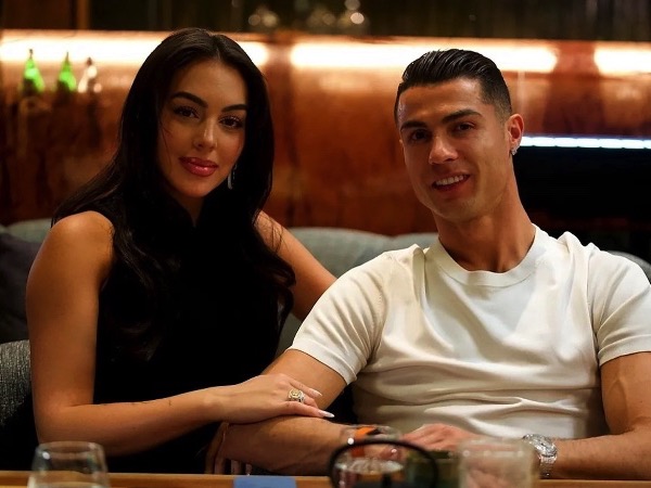 Ronaldo đổi vệ sĩ sau khi gia đình bị đe dọa, người được thuê lại khiến cả nhà 'hoảng sợ'
