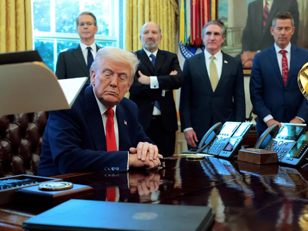 'Thảm họa thị trường trái phiếu' khiến Tổng thống Donald Trump chùn tay thuế quan?