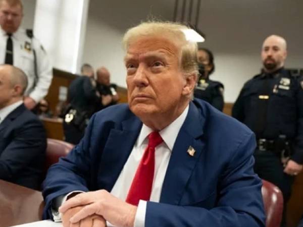 Đề nghị điều tra Tổng thống Donald Trump vì hành vi thao túng thị trường tài chính