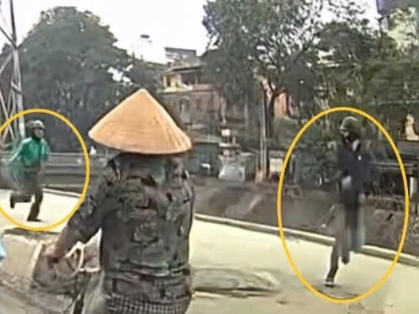 Tìm người bị tài xế xe ôm vác dao đuổi đánh ở Hà Nội
