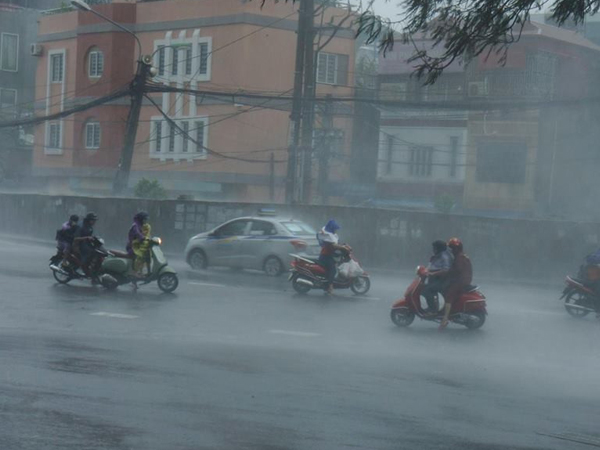 Không khí lạnh cuối mùa 'bất thường', lưu ý nhiều khu vực giông lốc, mưa đá