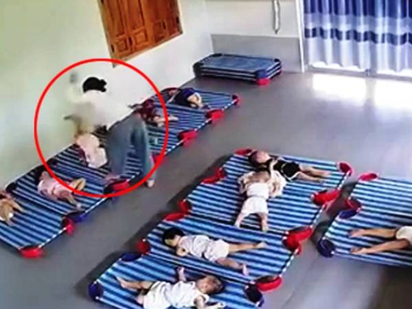 Bảo mẫu đánh trẻ dã man ở Quảng Nam: Quên tắt camera phụ huynh mới phát hiện