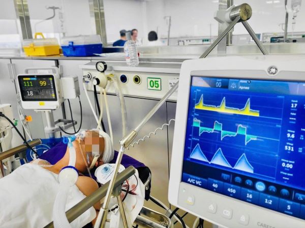 2 phụ nữ đột quỵ khi tuổi ngoài 30, điểm chung uống thuốc tránh thai hằng ngày