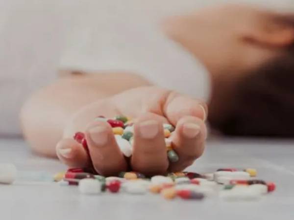 Thực hư thông tin nữ sinh lớp 7 uống 30 viên thuốc Paracetamol do bị tẩy chay, bắt nạt ở lớp