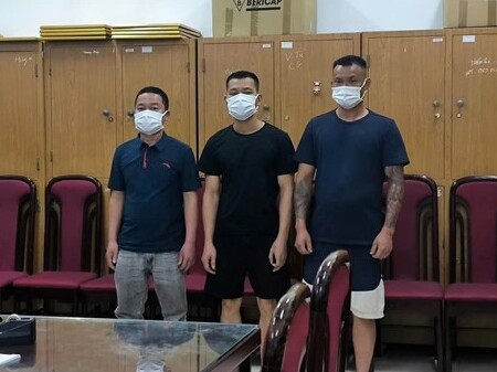 Bắt 3 đối tượng trong nhóm 'Lợn rừng' có dấu hiệu 'bảo kê' xây dựng tại quận Tây Hồ