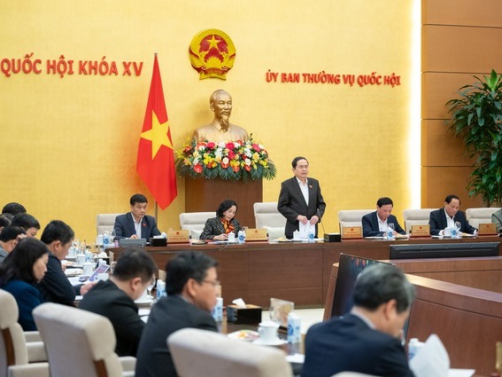 Cho ý kiến về sửa đổi Hiến pháp, thông qua nghị quyết về việc sắp xếp đơn vị hành chính