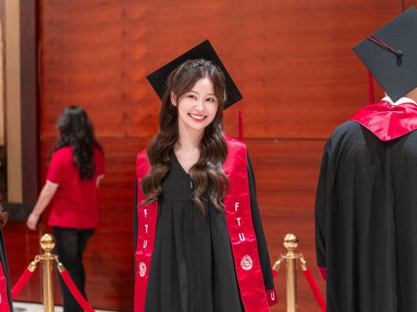 Á khôi Ngoại thương tốt nghiệp ĐH sớm hot rần rần Threads, TikTok: Đã xinh còn siêu giỏi!