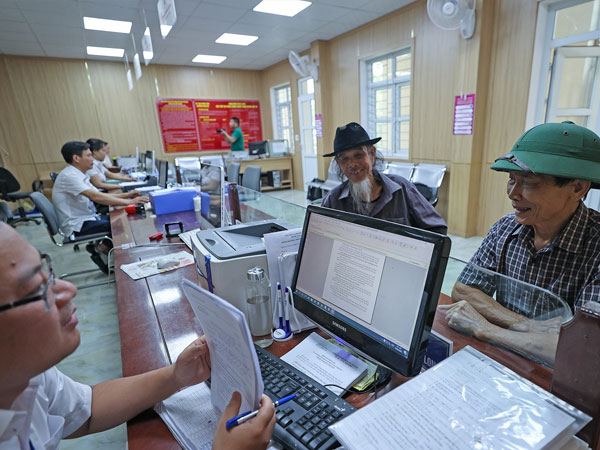 Chuyển 100% biên chế cấp huyện về phường, xã mới sau sáp nhập