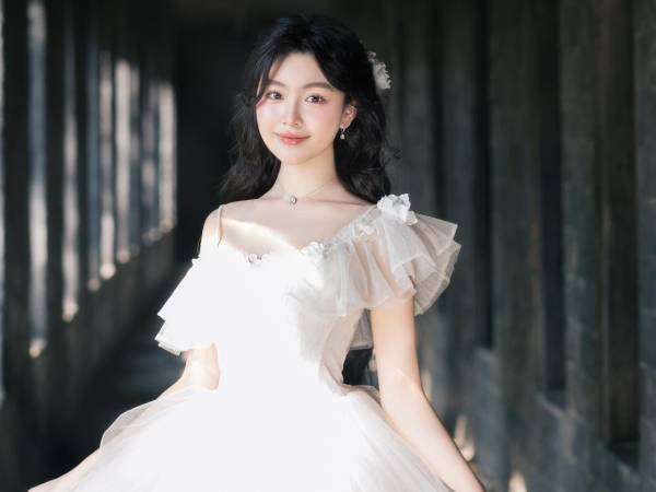 Con gái 19 tuổi của MC Quyền Linh: Giàu có bậc nhất trong giới rich kid thế hệ mới