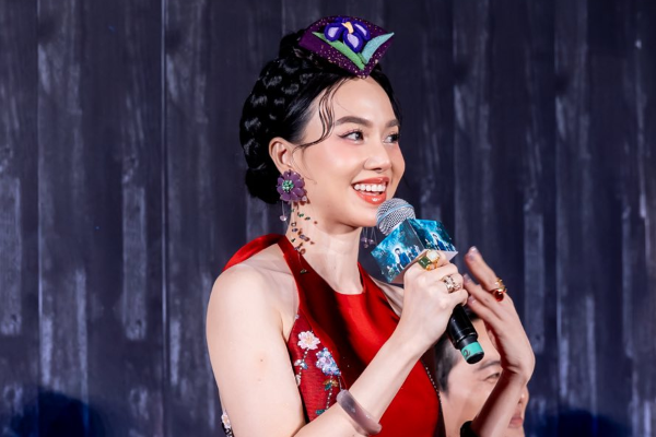 Bị hỏi về vợ Lý Hải, sao nữ phản ứng khiến chồng ngồi kế bên có biểu cảm gây chú ý