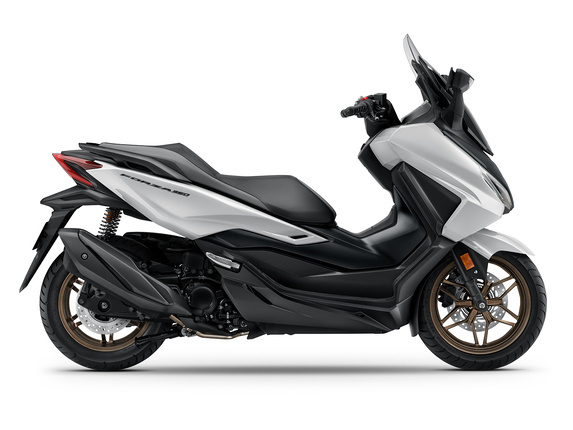 Honda chính thức ra mắt mẫu xe tay ga có thể cạnh tranh sòng phẳng với Yamaha XMAX 300