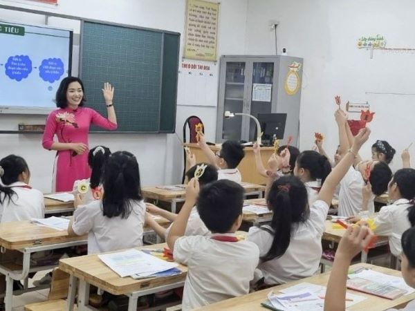 Sáp nhập tỉnh thành, bỏ cấp huyện: Hàng chục nghìn trường học, bệnh viện của huyện sẽ thế nào?