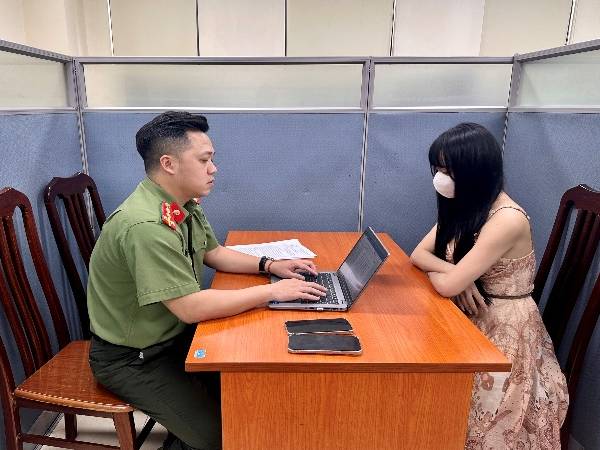 Xử lý 'Cô Giáo Hương' câu 'view; trên mạng xã hội