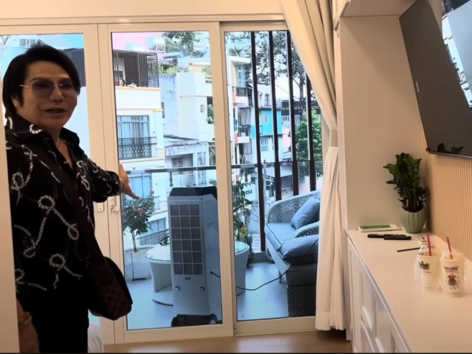 Nam nghệ sĩ từ Mỹ về Việt Nam mua nhà 2 mặt tiền 40 tỷ ở trung tâm TP.HCM, sống kín tiếng bên vợ 2
