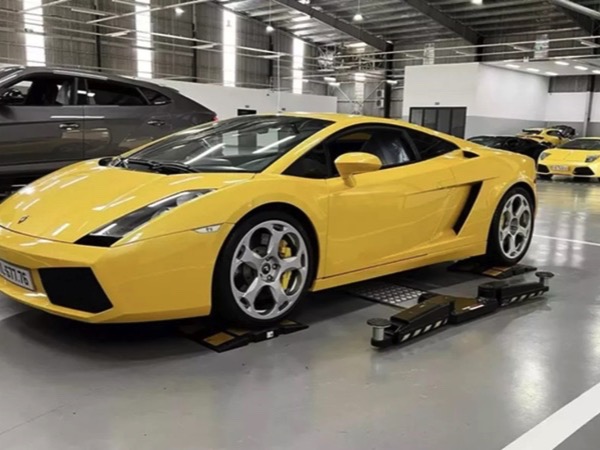 'Nuôi bò già' Lamborghini Gallardo gần 23 năm tốn kém ra sao?