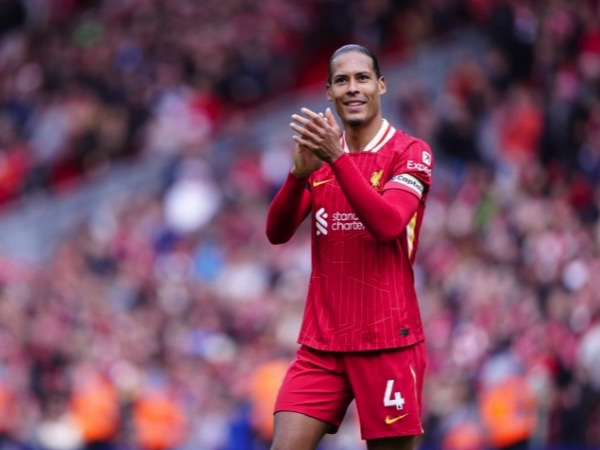 Van Dijk ký mới với Liverpool, hưởng lương cao kỷ lục