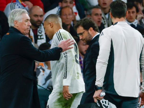 Mbappe bị truyền thông nhà quay lưng, chê tơi tả