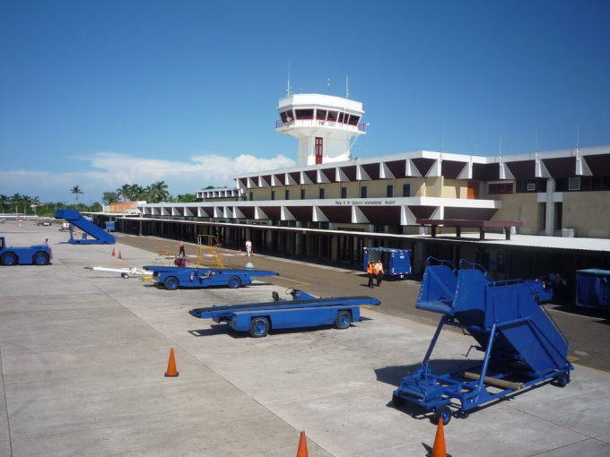 Không tặc bị hành khách bắn chết trên máy bay