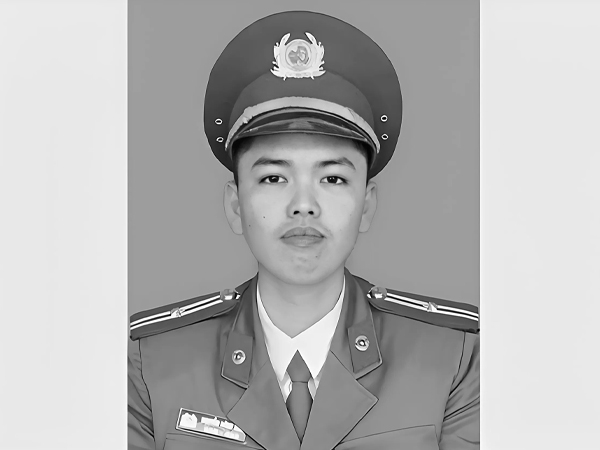 Cấp bằng 'Tổ quốc ghi công' cho Thiếu tá Nguyễn Đăng Khải