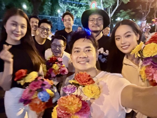 Tổng hợp luyện diễu hành 30/4: Hoa hậu Thanh Thuỷ, Ngọc Châu và dàn nghệ sĩ hào hứng góp mặt