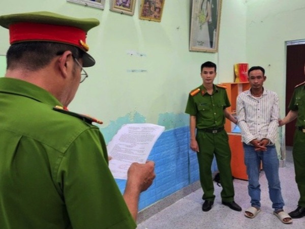 Bắt đối tượng dùng rựa chặn xe, cướp tài sản lúc rạng sáng