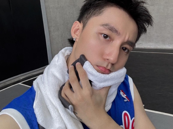 Lộ bức ảnh tố Sơn Tùng M-TP 'làm màu'