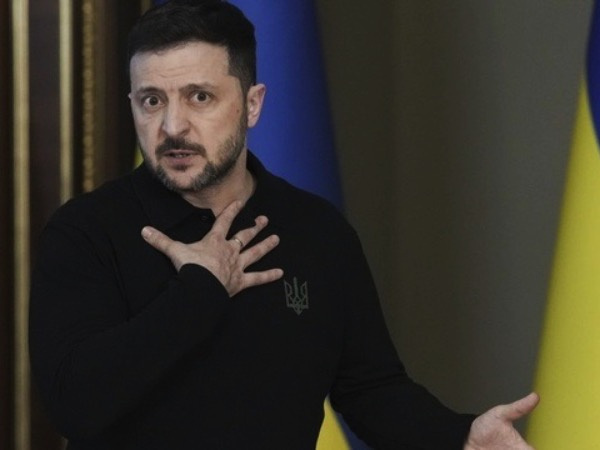 Tổng thống Ukraine lên tiếng về lệnh ngừng bắn của tổng thống Nga