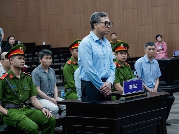 Cựu Thứ trưởng Hoàng Quốc Vượng phủ nhận việc 'có người tác động'