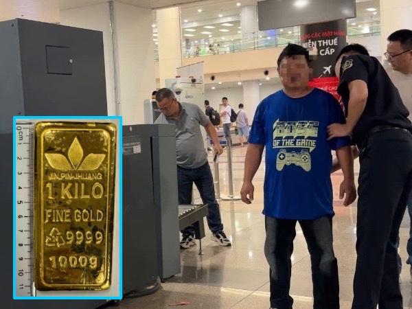 Tạm giữ người nước ngoài nghi vận chuyển trái phép 1kg vàng