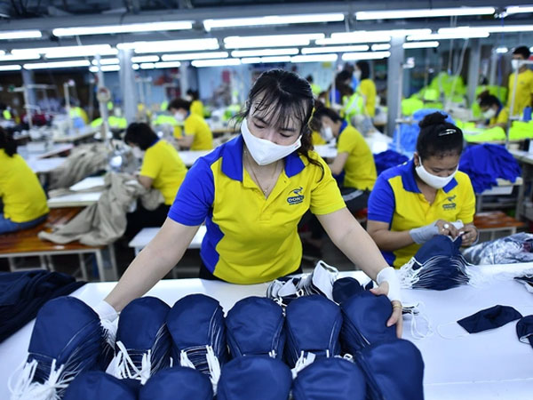 Vì sao dịp 30-4 và 1-5 nhiều nơi nghỉ lễ 5 ngày liên tiếp, có nơi chỉ nghỉ 2 ngày?