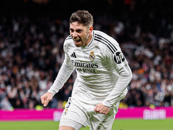 Real Madrid hạ Bilbao nhờ tuyệt phẩm của Valverde phút 93