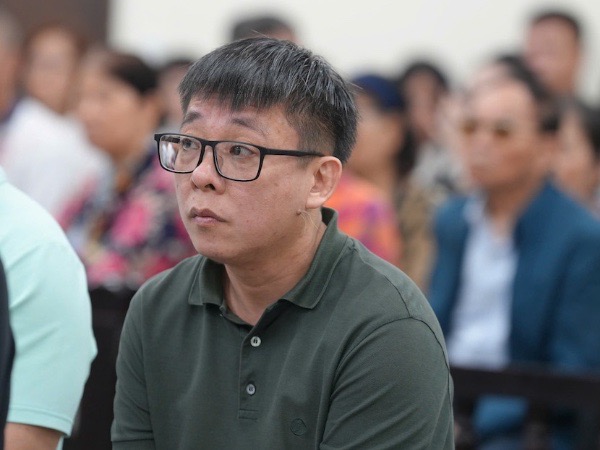 Giám đốc Công ty Vàng Phú Cường khóc, trình bày hoàn cảnh khó khăn