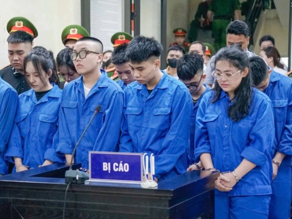 Tuyên án nữ 'quái xế' tông chết cô gái dừng đèn đỏ ở Hà Nội