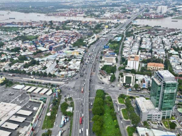 Nhà ở ven quốc lộ bị thu hồi làm đường được bồi thường thế nào?
