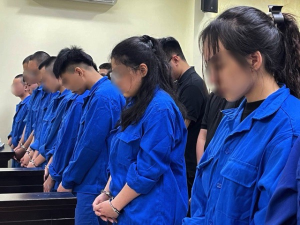 Gia đình nạn nhân nói gì về mức án phạt của 24 bị cáo trong nhóm 'quái xế' đua xe, tông tử vong cô gái trẻ ở Hà Nội?