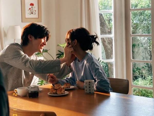 Vợ tương lai thu nhập 200 triệu/tháng, yêu cầu tôi không đăng ký kết hôn chỉ làm đám cưới thật linh đình vì sợ phải chia tài sản với chồng