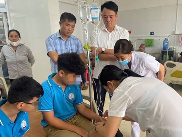 27 học sinh nhập viện, chưa xác định được nguyên nhân