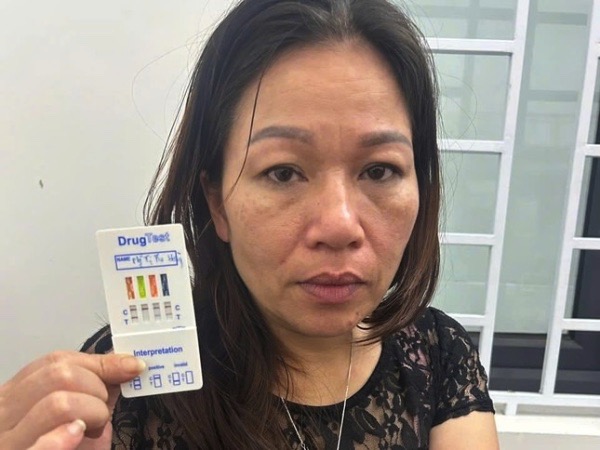 Người phụ nữ U50 'bay lắc' cùng 2 thanh niên trong phòng trọ