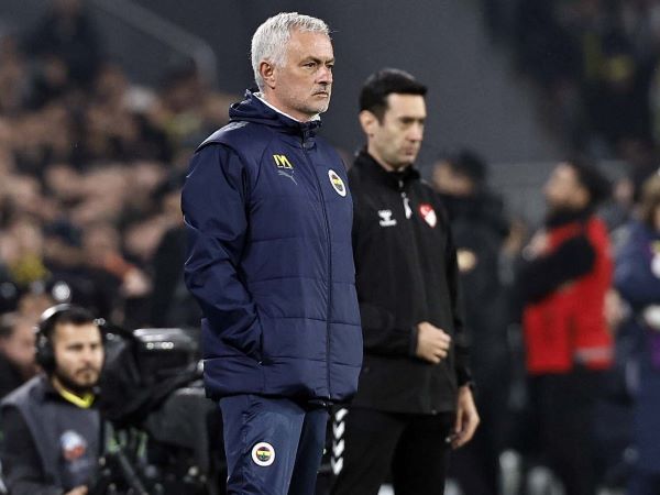 Tottenham đưa Mourinho trở lại bóng đá Anh