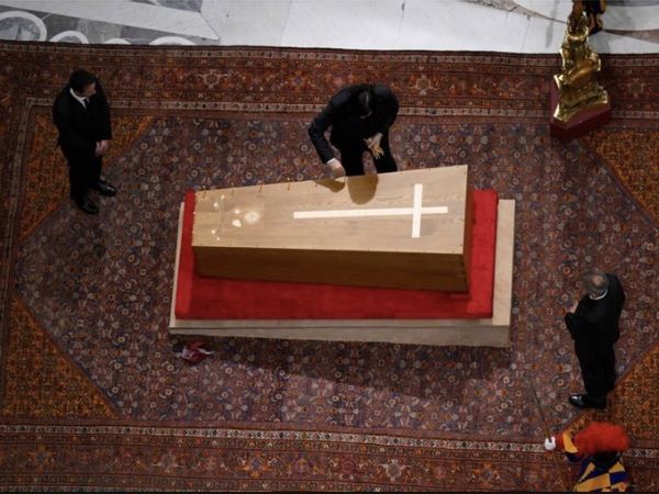 Hình ảnh Rome trước giờ cử hành tang lễ của Giáo hoàng Francis