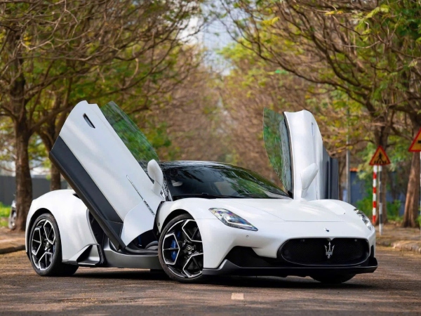 Maserati MC20 hàng hiếm tại Việt Nam hạ giá 5 tỷ đồng dù chưa lăn bánh sau 3 năm: Giá thực tế còn dưới 16 tỷ đồng, nhập tư nhân, rẻ hơn xe chính hãng