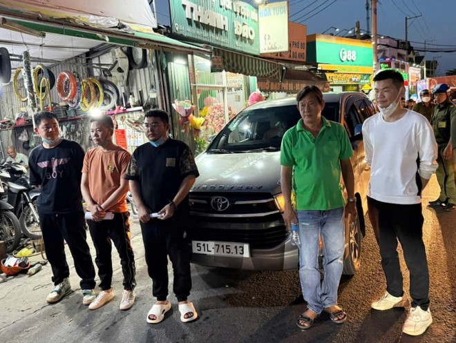 Hé lộ đường dây trung chuyển người nước ngoài qua Việt Nam sang nước thứ ba