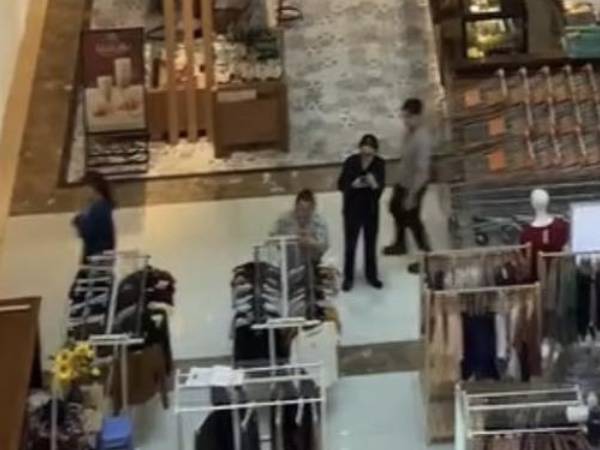 Thêm người rơi lầu ở Vạn Hạnh Mall, nạn nhân là nam thanh niên