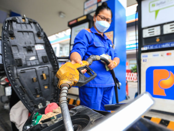 Đề xuất chuyển quyền công bố giá xăng dầu về doanh nghiệp