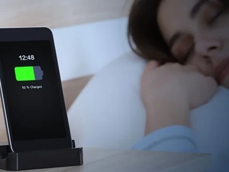 Sạc iPhone qua đêm có sao không? Đây là câu trả lời của Apple
