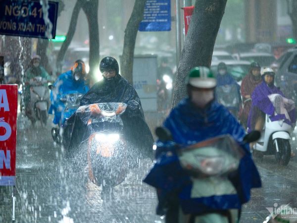 Dự báo thời tiết 28/4/2025: Miền Bắc mưa to do không khí lạnh, Nam Bộ nắng nóng
