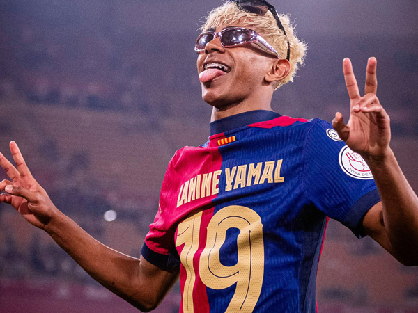 Hai năm Lamine Yamal ra mắt Barca: ‘Dị nhân’ chờ ẵm Quả bóng vàng