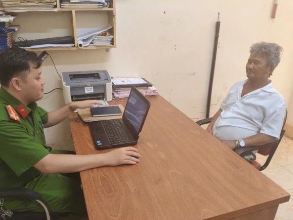 Con rể buôn bán cần sa, cha vợ đi giao hàng